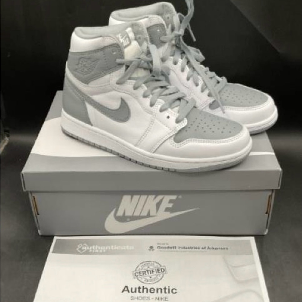Authentic Unworn Jordan 1 "Stealth" Gray w/Box and COA